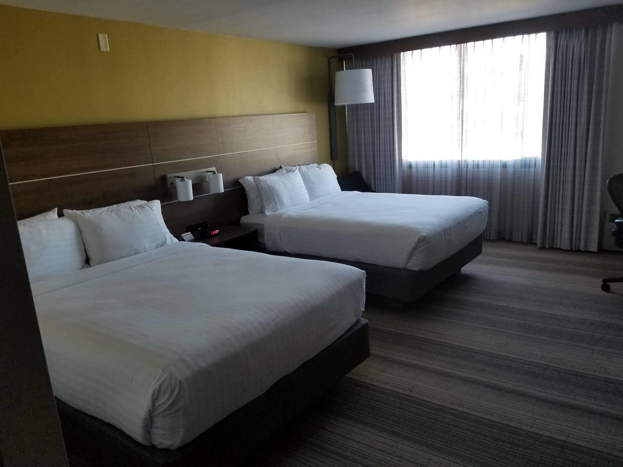 Holiday Inn Express Fullerton-Anaheim By Ihg Exterior foto